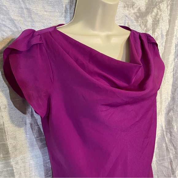 Banana Republic top SZ SP fair condition has tiny flaw, see last pic, on sleeve - Picture 2 of 9